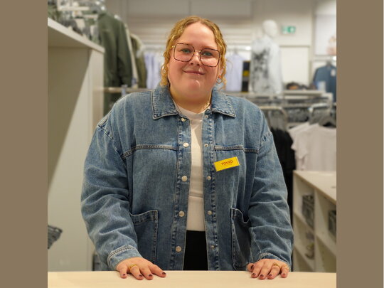 Voor Noa (23) komt een meisjesdroom uit bij Takko Fashion