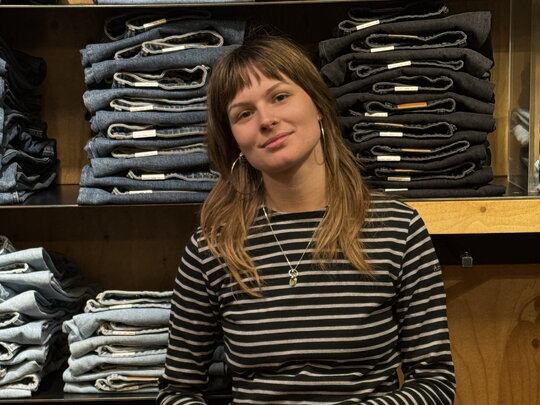 Pam (22): ‘Je verkoopt geen kleding. Je helpt iemand zichzelf weer zien.’