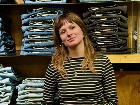 Pam (22): ‘Je verkoopt geen kleding. Je helpt iemand zichzelf weer zien.’