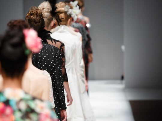 Dít worden de 5 modetrends van herfst/winter 2024 volgens Paris Fashion Week