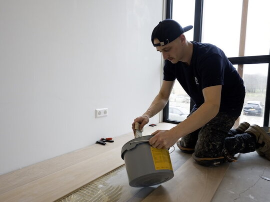 Een dag uit het leven van… Caspar: “Zo’n designvloer met allemaal verschillende patronen is bijna een soort kunstwerk.”