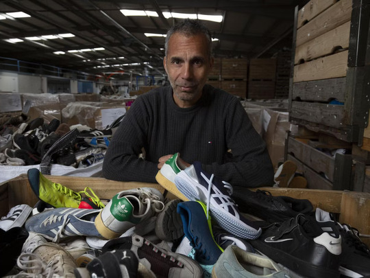Eindhovense Runnersworld herbruikt 22.000 schoenen voor de winkelinrichting