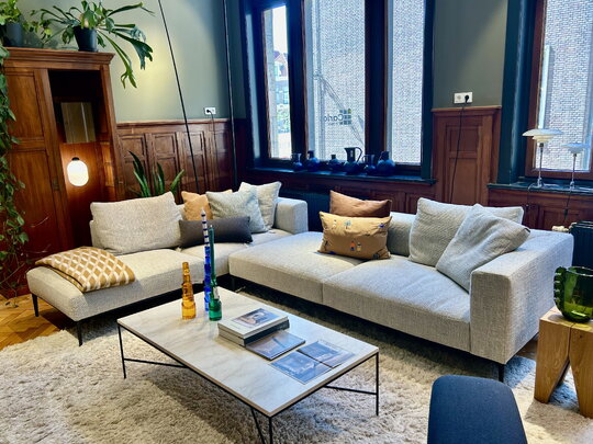 Blik op de woon branche : balanceren tussen positieve en negatieve cijfers